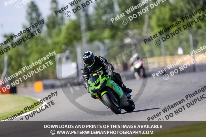 donington no limits trackday;donington park photographs;donington trackday photographs;no limits trackdays;peter wileman photography;trackday digital images;trackday photos